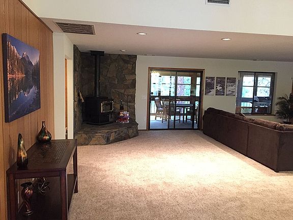 4th image of 12322 Mills St