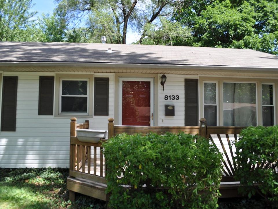 1st image of 8133 Barkley St