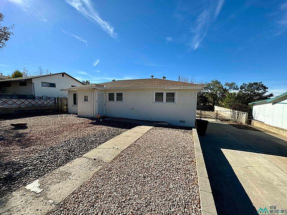2nd image of 1124 Burke Dr