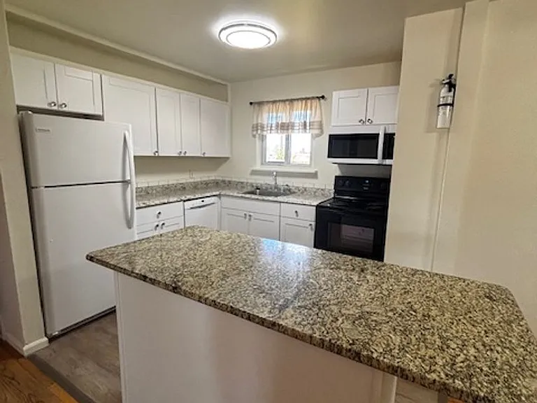 147 Lummis Ct — Photo 5