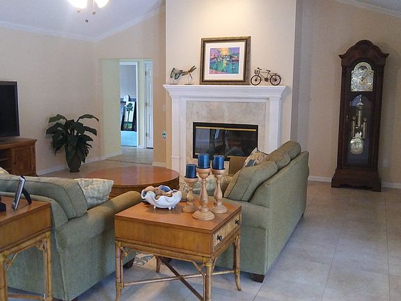 3rd image of 1812 Plantation Oaks Dr
