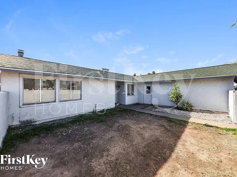 13807 N 52nd Ave — Photo 17