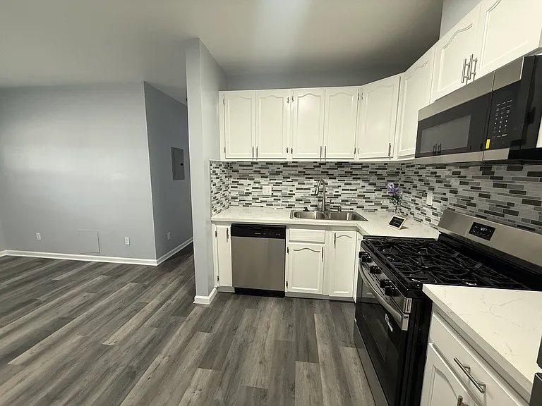 1032 S Normandie Ave #101 — Photo 6