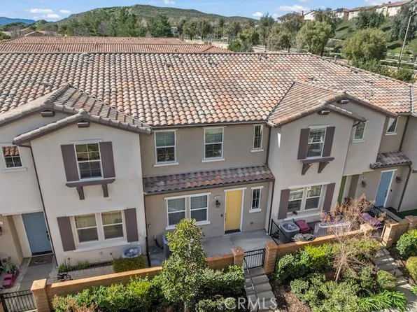 28649 Jardineras Dr, Santa Clarita, CA 91354