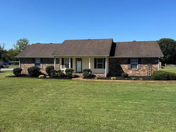24 Crescent Blvd, Carthage, TN 37030
