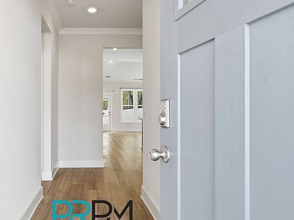 2nd image of 6 Thornfield Dr #1