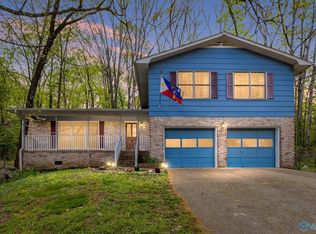 11413 Woodcrest Dr SE, Huntsville, AL 35803