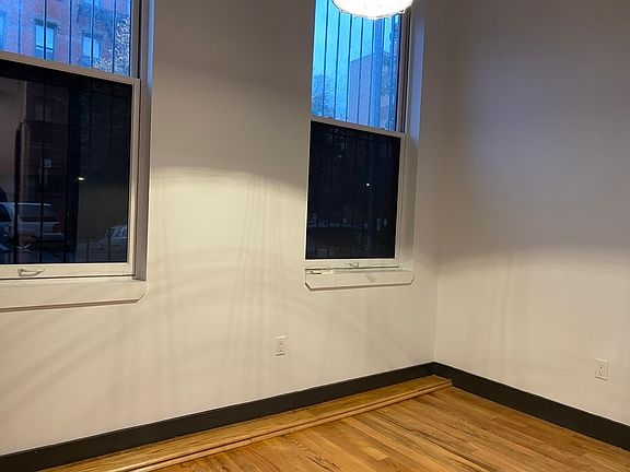3rd image of 921 Gates Ave #1AA
