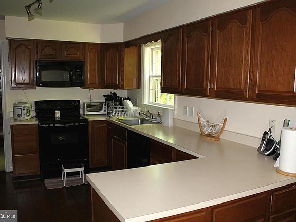 3rd image of 4416 Berwick Pl