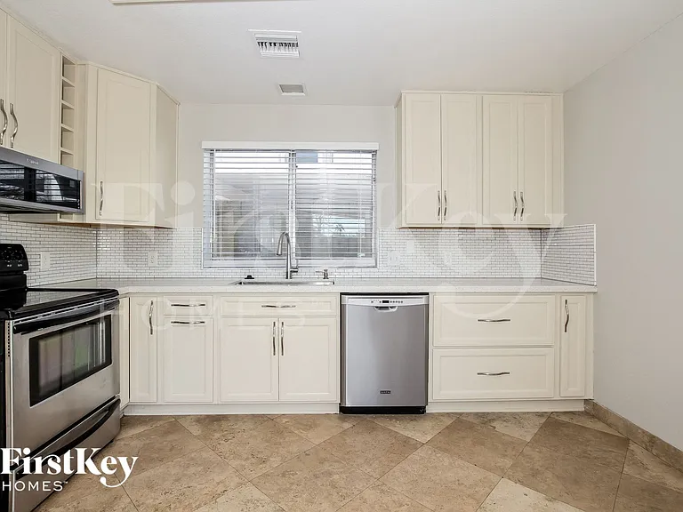 3954 W Camino Del Rio Rd — Photo 6