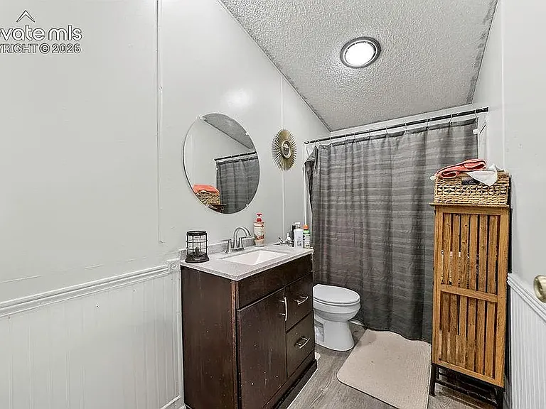 316 Comanche Village Dr — Photo 2