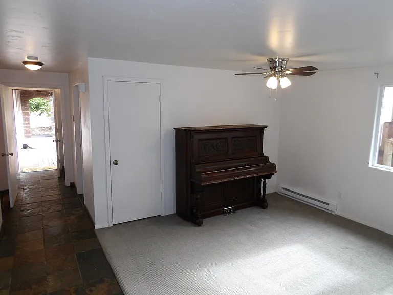 2921 Woodside Blvd — Photo 12