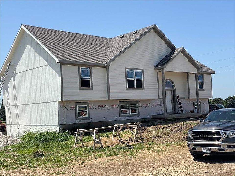 2nd image of 32 SW 160th Rd