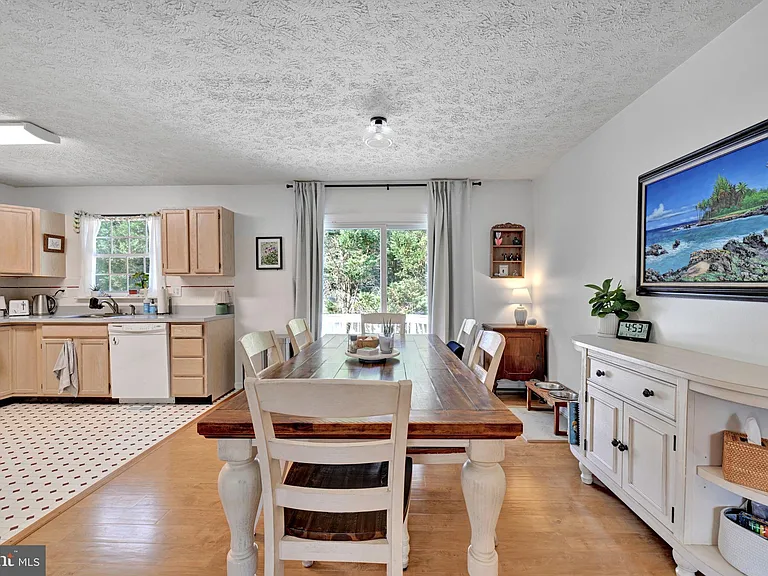 350 Long Meadow Way — Photo 9