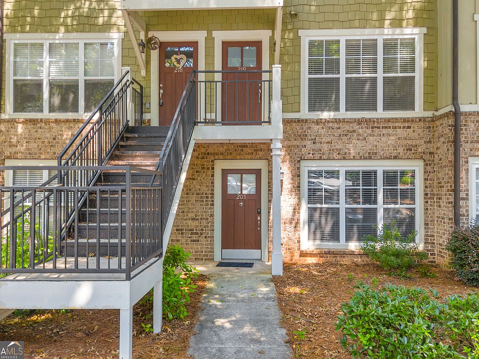 1st image of 490 Barnett Shoals Rd APT 205
