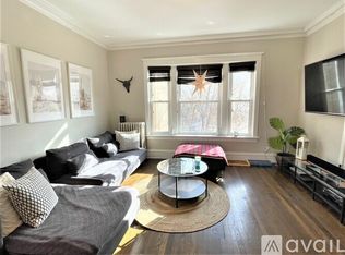 1435 W Carmen Ave #3R, Chicago, IL 60640