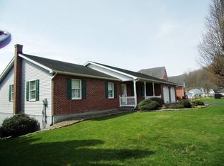 294 Cornfield Cir, Lewistown, PA 17044