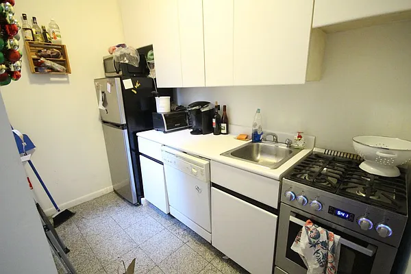 Rented by Dynamik Realty | media 16