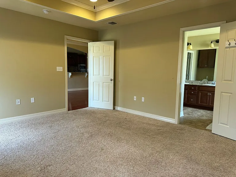3703 Sabine Pass Dr — Photo 11