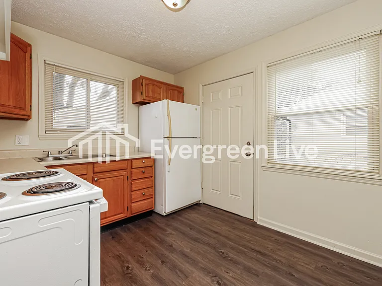 5338 Rawlings Dr — Photo 6