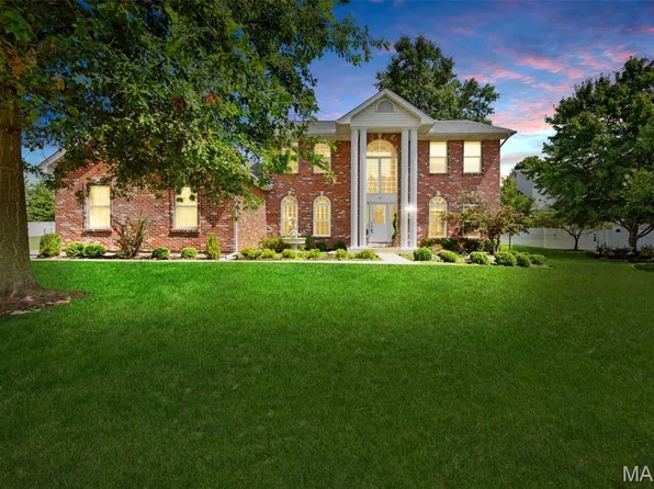 100 Deer Meadow Ct, Saint Peters, MO 63304