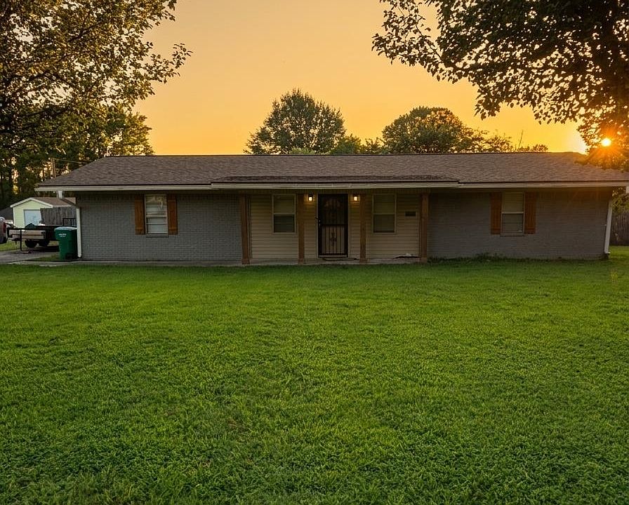 1st image of 137 Sassafras Cir