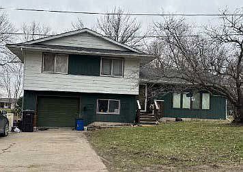 1st image of 211 7th Ave W