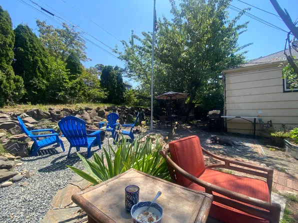 3053 31st Ave W, Seattle, WA 98199