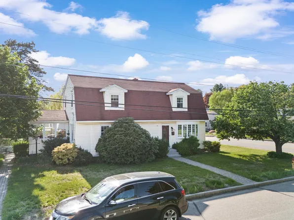 72 Upland Street, Manchester, NH 03102