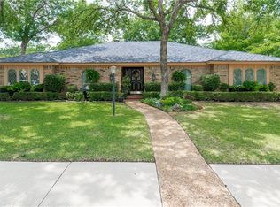 2401 Lakeview Dr, Bedford, TX 76021