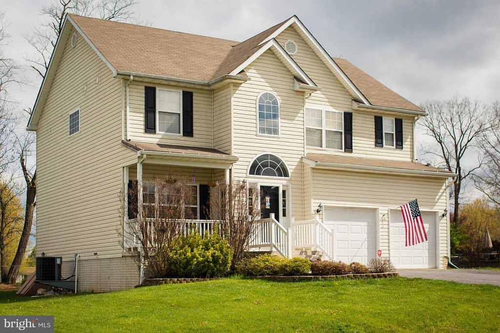 446 Teal Rd N photo 1