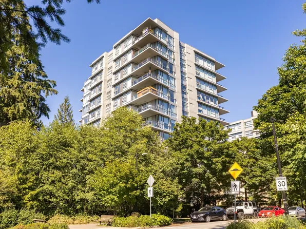9188 University Cres #507, Burnaby, BC V5A 0A5