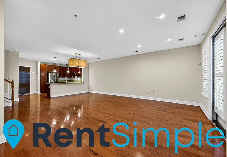 1418 N Rhodes #B110 — Photo 7