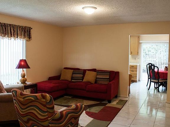 5th image of 1000 Buttercup Dr