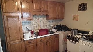 1st image of 402 Stella St