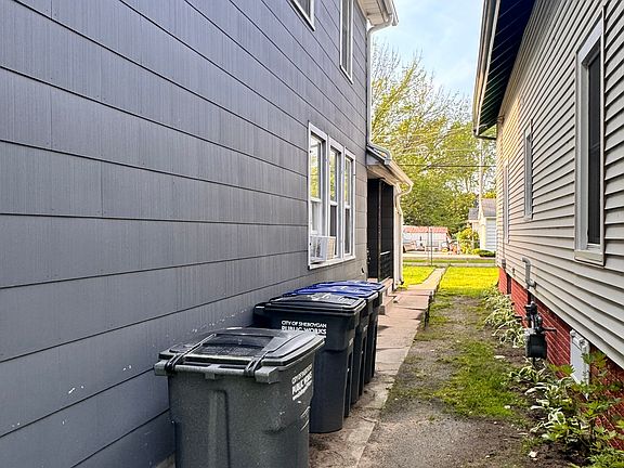 2nd image of 330 Superior Ave #U