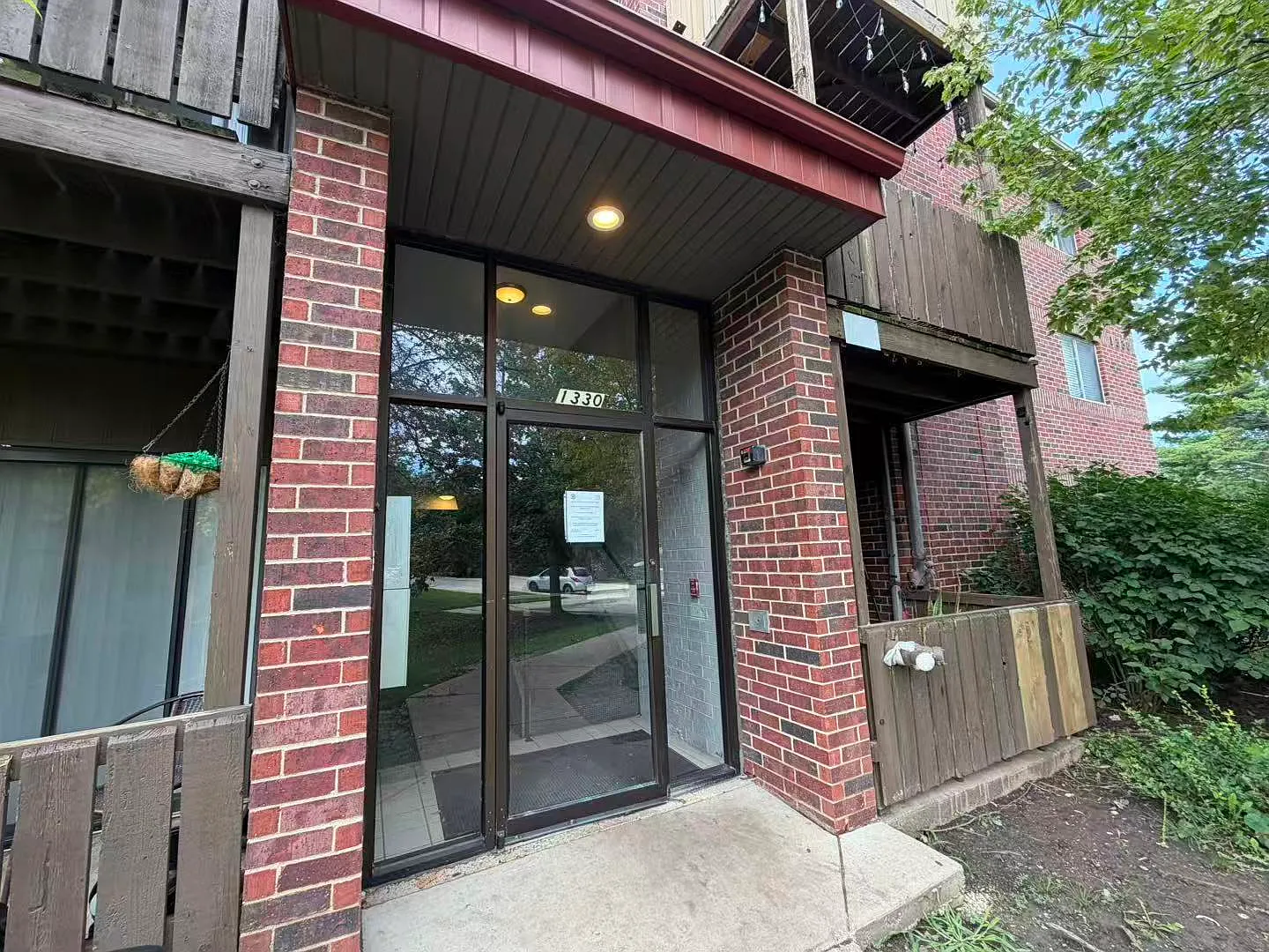 2 bed, 1000 sqft, $1,950 — Photo 2