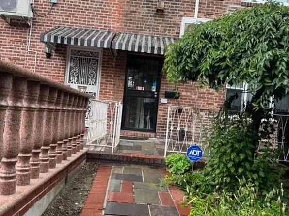 108-17 66Ave, Forest Hills, NY 11375