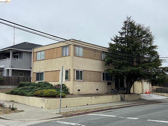 2nd image of 2425 San Joaquin St
