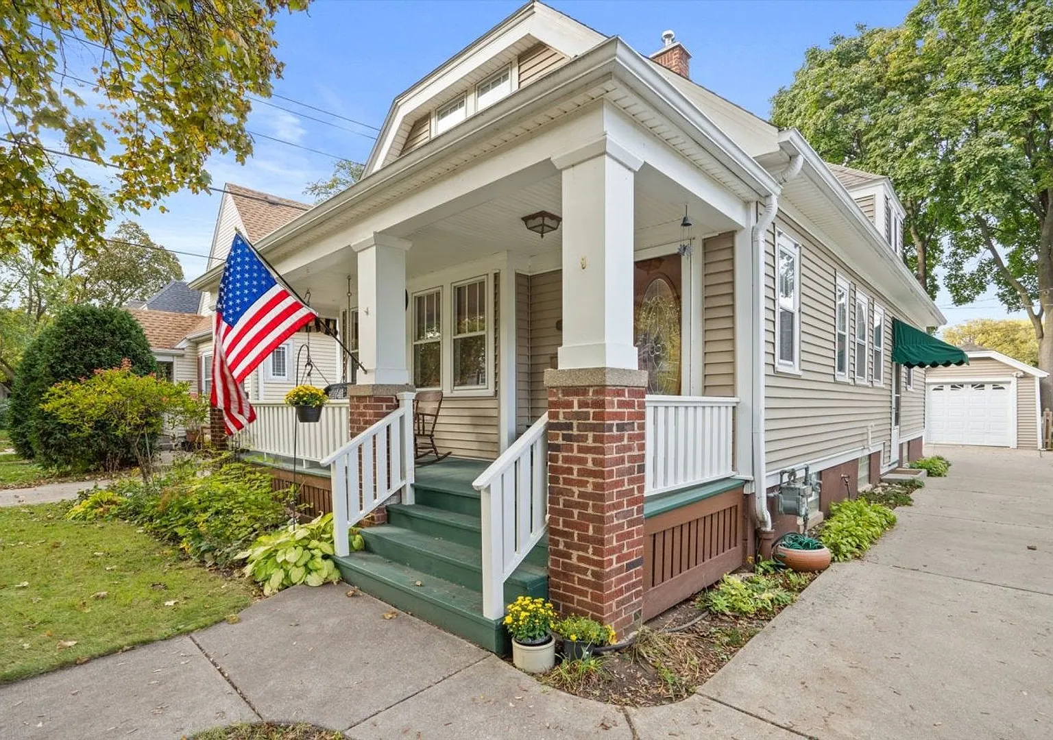 Charming 4-Bedroom Cape Cod for Rent in Shorewood — Photo 2