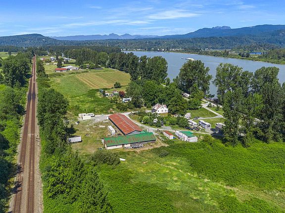 3rd image of 29464 River Rd