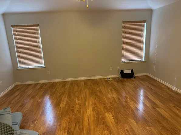 600 McNeill Ln, Saginaw, TX 76179