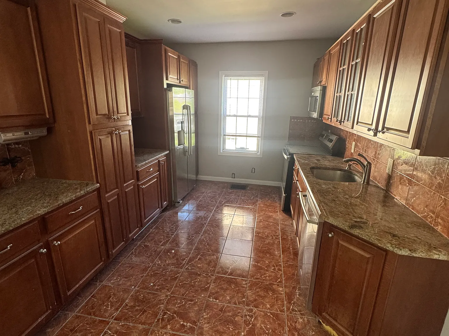 3 bed, 1326 sqft, $3,500 — Photo 3