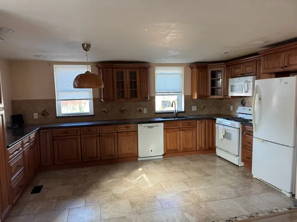 1124 Surrey Rd, Philadelphia, PA 19115