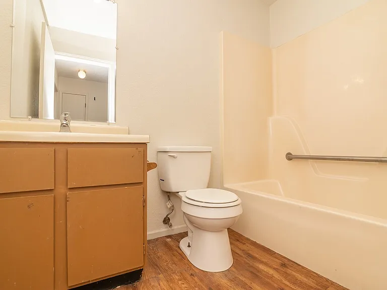 4819 Marion St — Photo 5