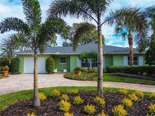 718 Bayshore Dr, Tarpon Springs, FL 34689