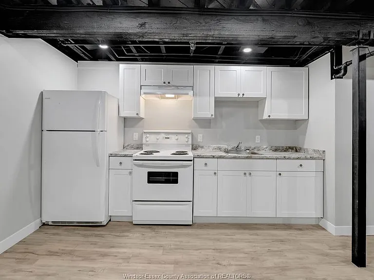 1094 Lincoln Rd — Photo 39