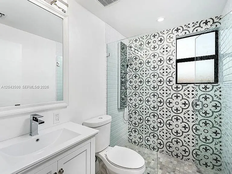676 NW 47th St #4 — Photo 11