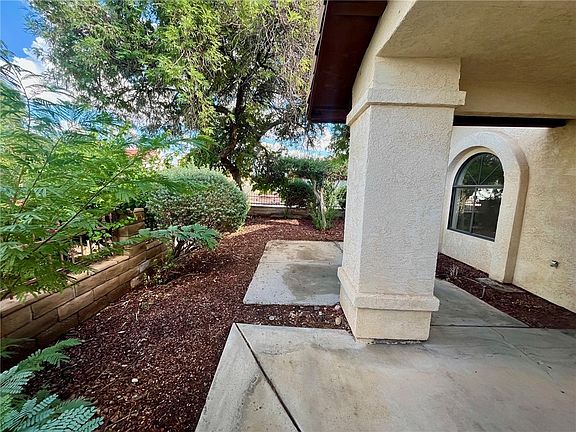 5th image of 2525 Country Club Place