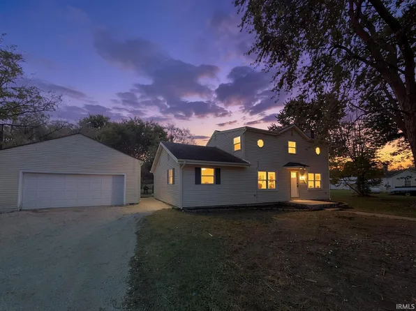 126 Maple St, Corunna, IN 46730